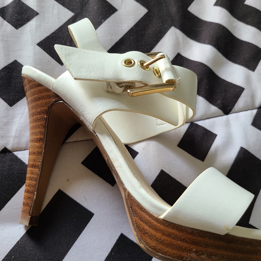 Heels - Picture 5 of 5